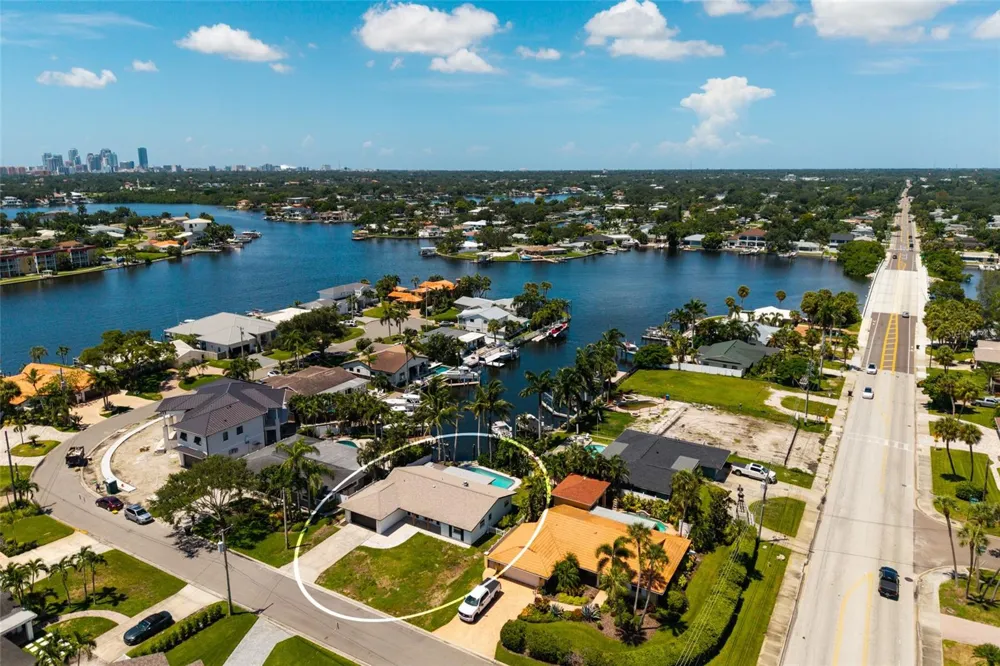 3960 13TH WAY NE St Petersburg, FL 33703