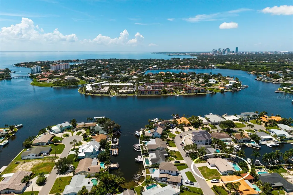 3960 13TH WAY NE St Petersburg, FL 33703