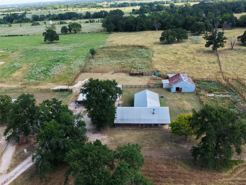 110 Private Road 749 Donie, TX 75838