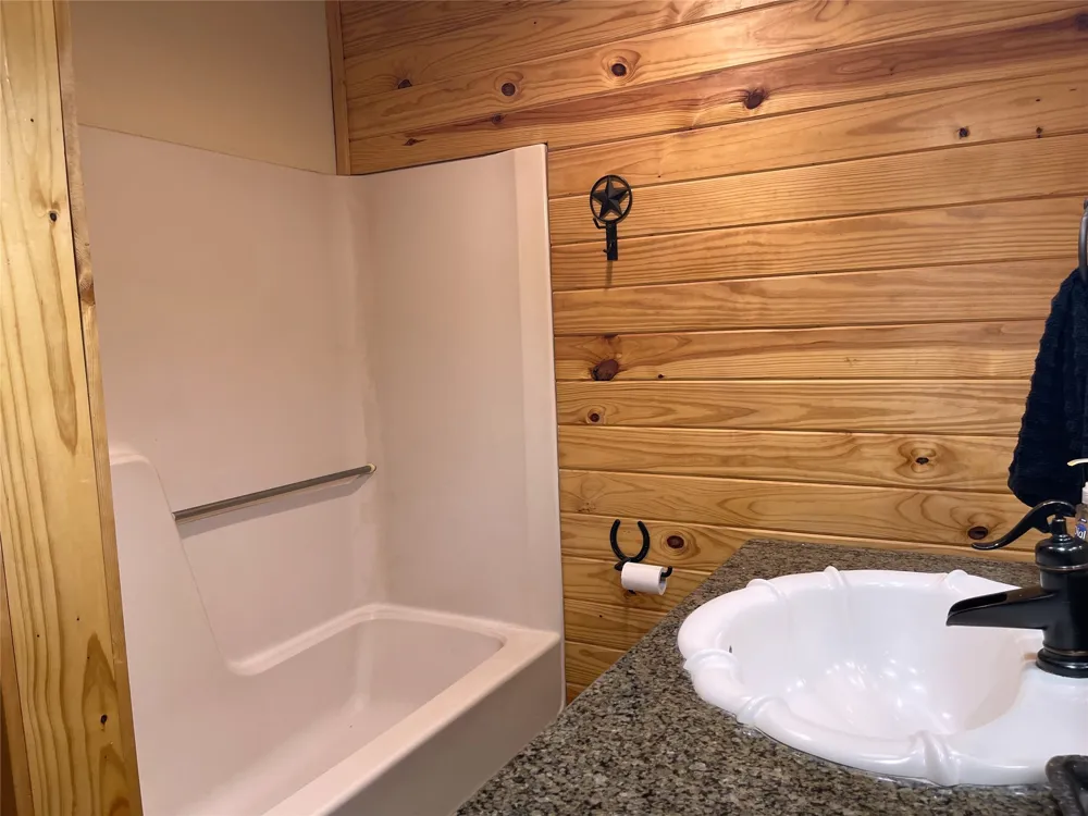 110 Private Road 749 Donie, TX 75838
