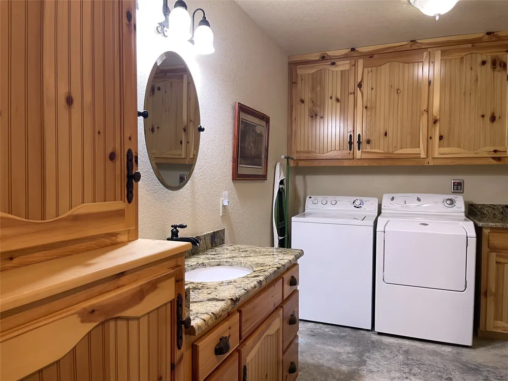 110 Private Road 749 Donie, TX 75838