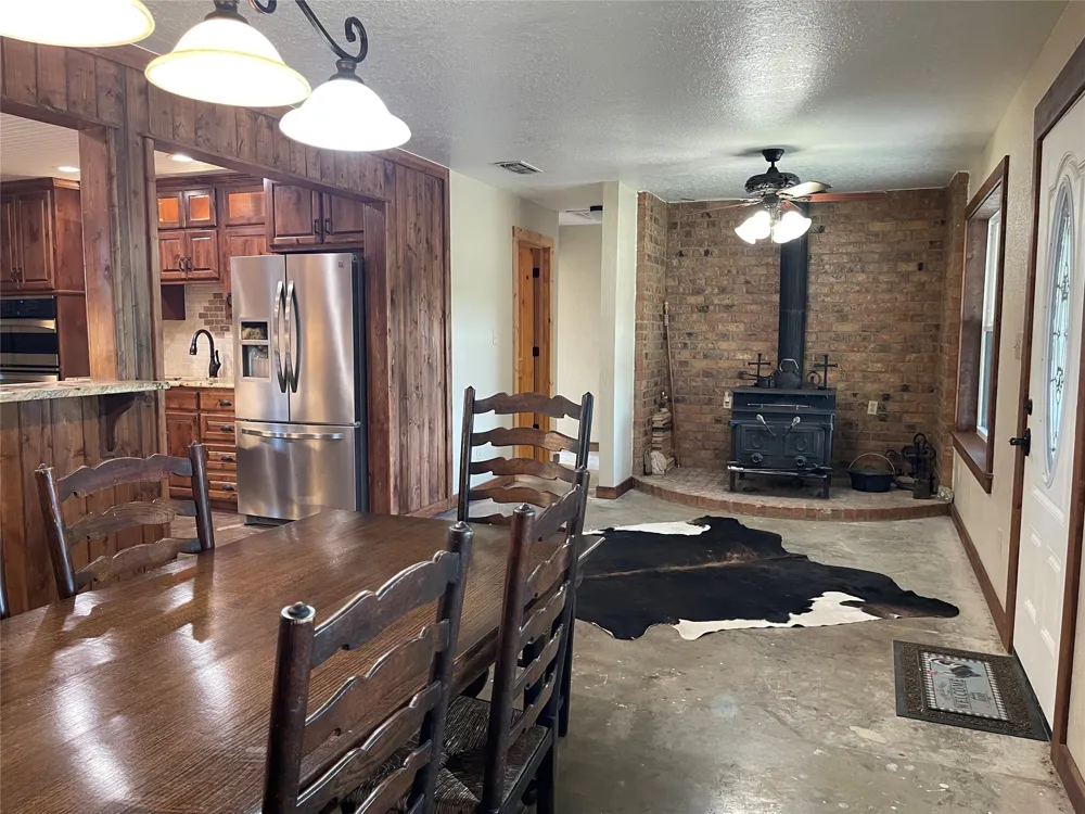 110 Private Road 749 Donie, TX 75838