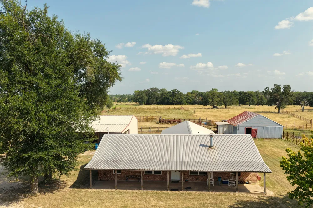 110 Private Road 749 Donie, TX 75838