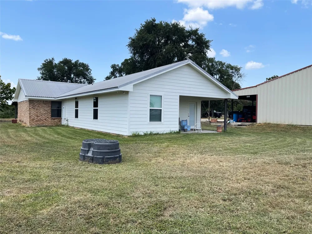 110 Private Road 749 Donie, TX 75838