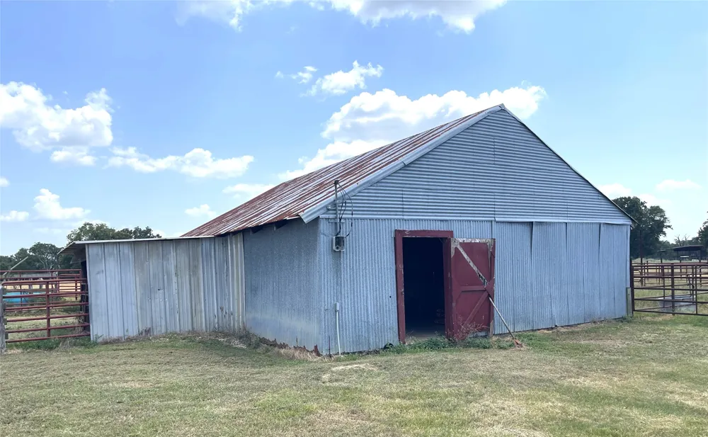 110 Private Road 749 Donie, TX 75838