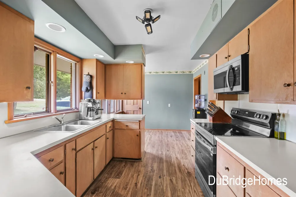 311 Honey Creek Avenue SE Ada, MI 49301