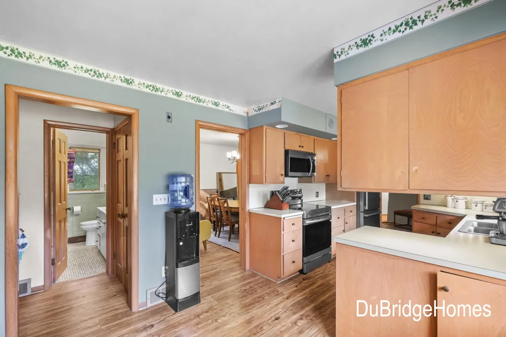 311 Honey Creek Avenue SE Ada, MI 49301