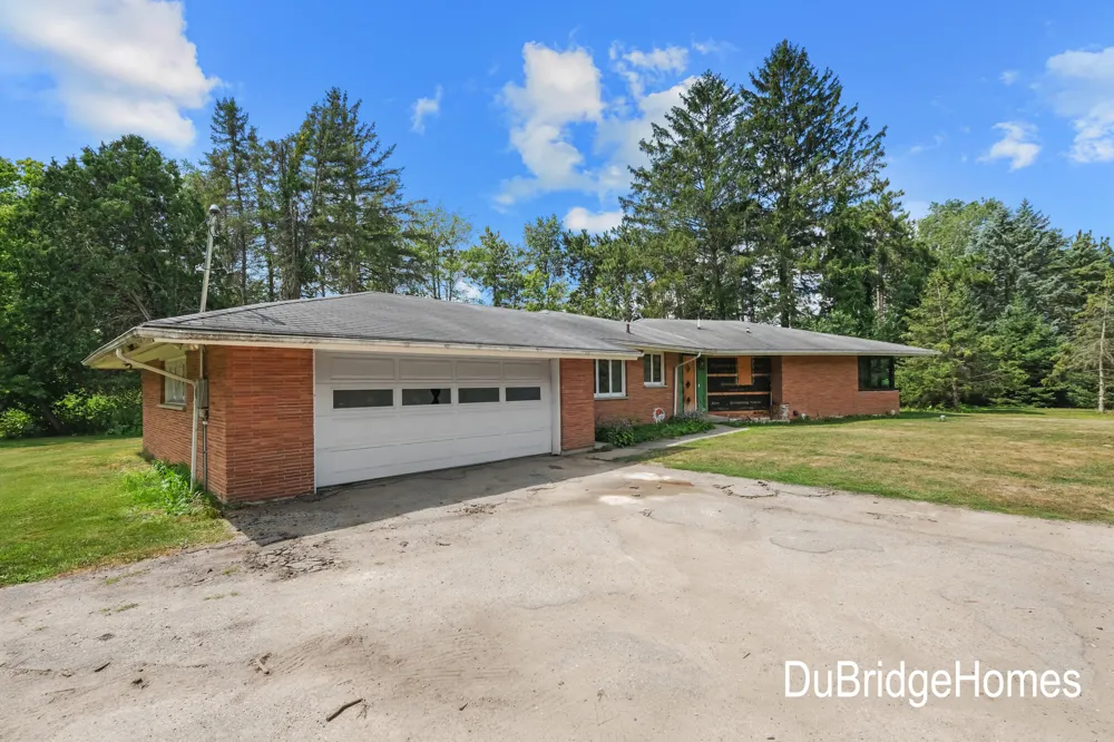 311 Honey Creek Avenue SE Ada, MI 49301