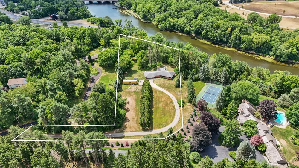 311 Honey Creek Avenue SE Ada, MI 49301