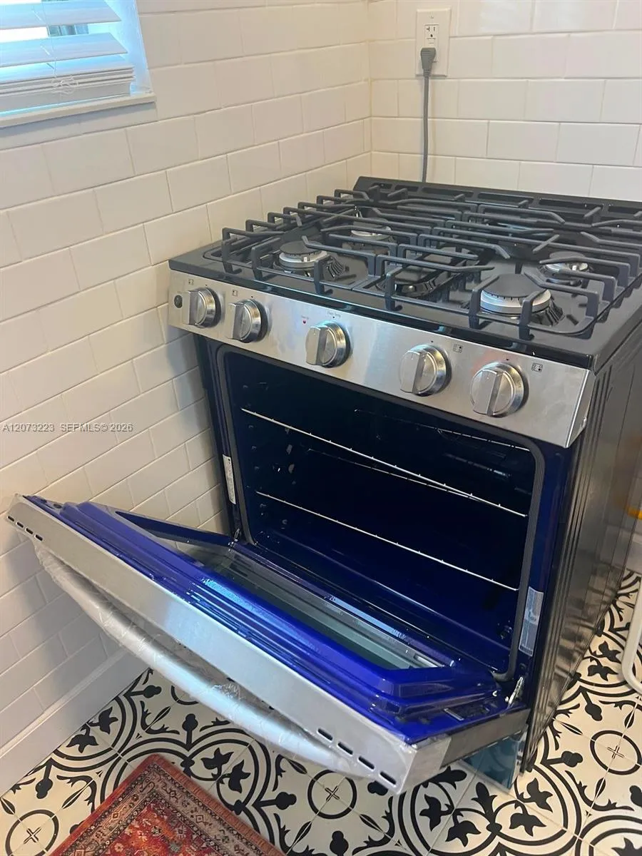 7720 Harding Ave #8 Miami Beach, FL 33141