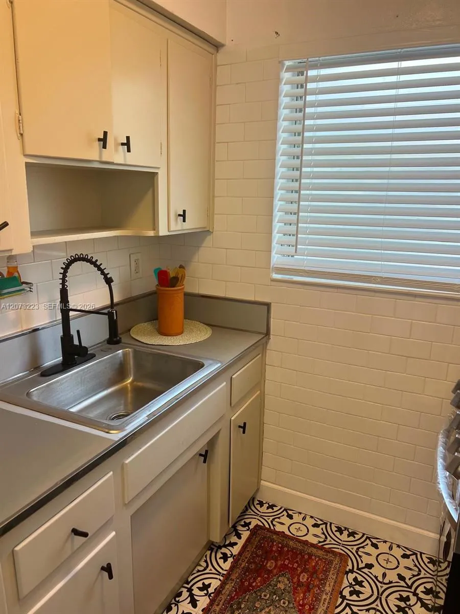 7720 Harding Ave #8 Miami Beach, FL 33141