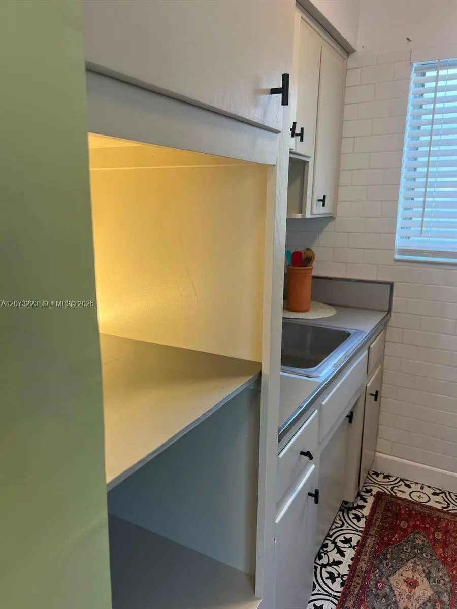 7720 Harding Ave #8 Miami Beach, FL 33141