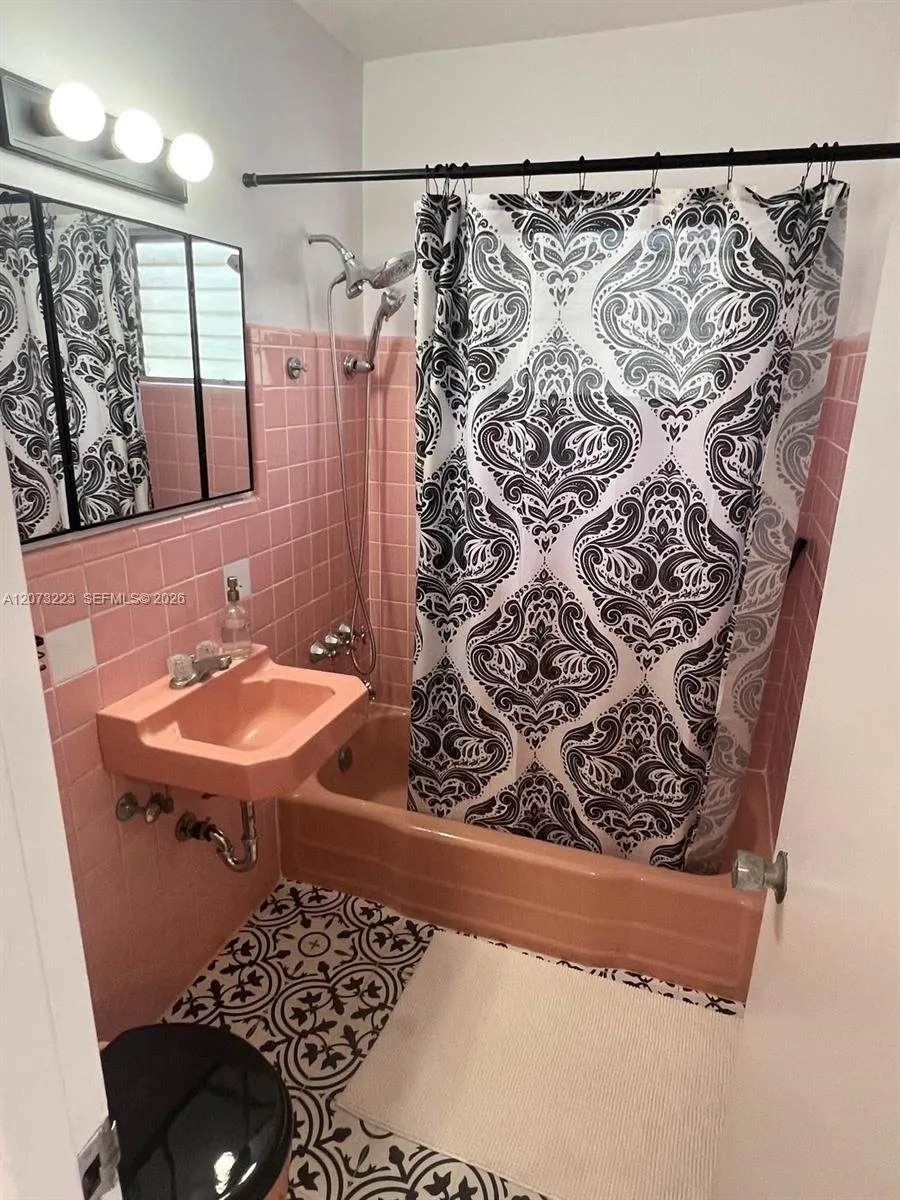 7720 Harding Ave #8 Miami Beach, FL 33141