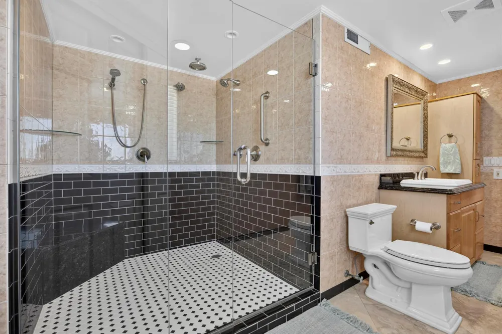 1206 S LAKE DRIVE #504 Lantana, FL 33462