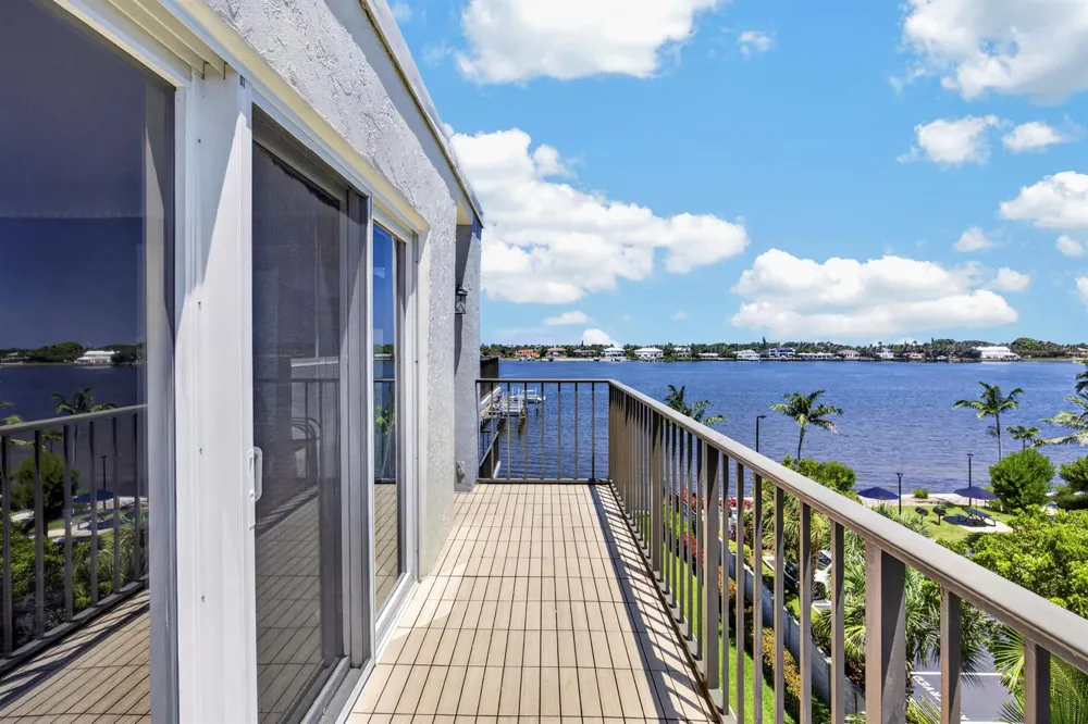 1206 S LAKE DRIVE #504 Lantana, FL 33462