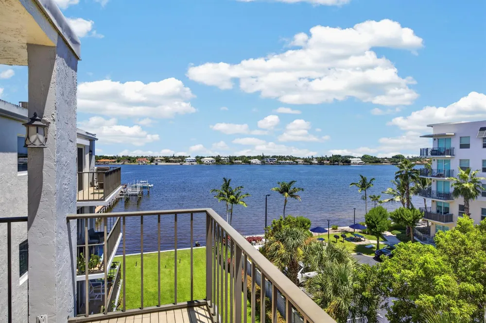 1206 S LAKE DRIVE #504 Lantana, FL 33462