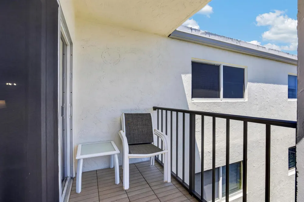 1206 S LAKE DRIVE #504 Lantana, FL 33462