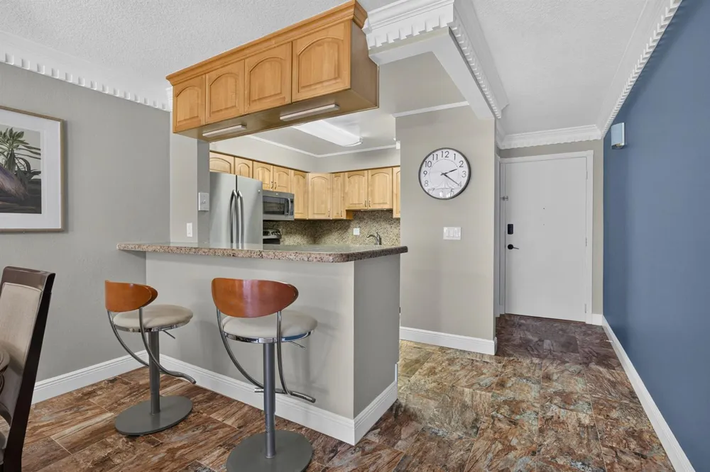 1206 S LAKE DRIVE #504 Lantana, FL 33462