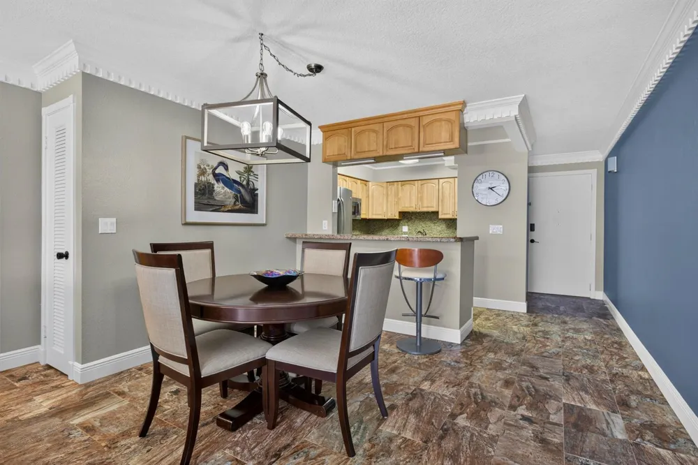 1206 S LAKE DRIVE #504 Lantana, FL 33462