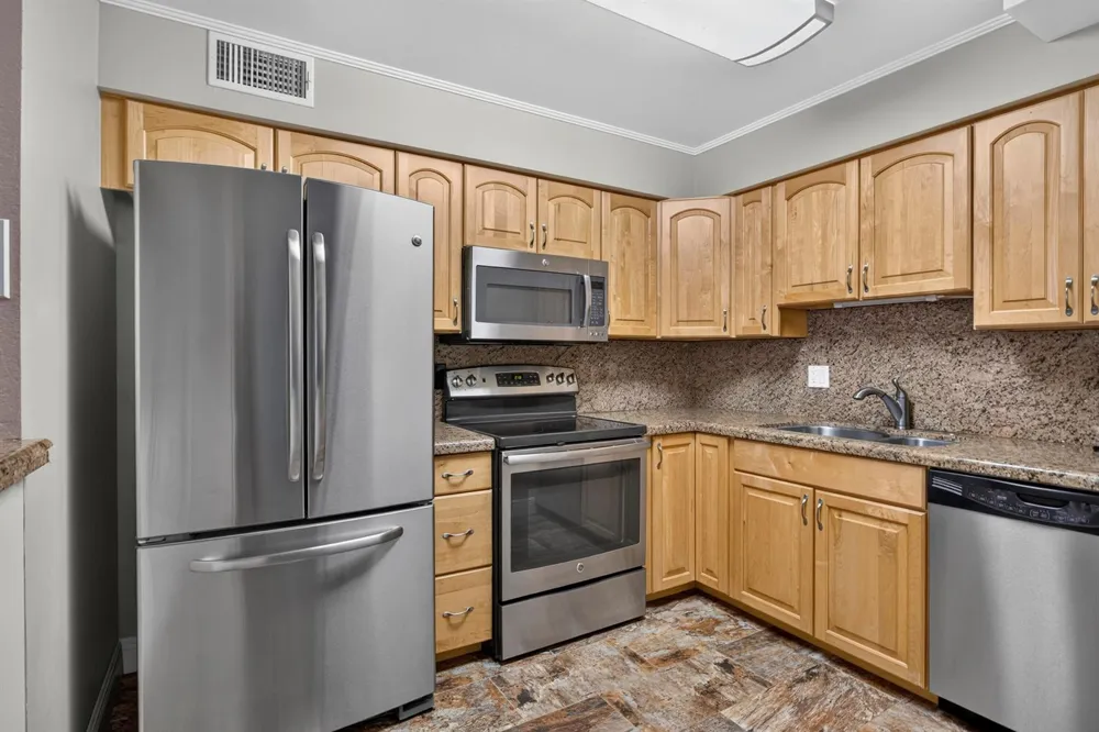 1206 S LAKE DRIVE #504 Lantana, FL 33462