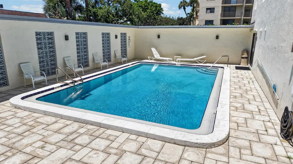 1206 S LAKE DRIVE #504 Lantana, FL 33462