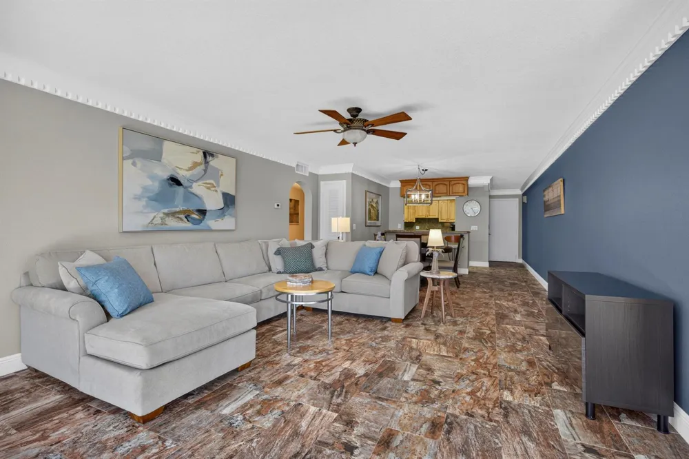 1206 S LAKE DRIVE #504 Lantana, FL 33462