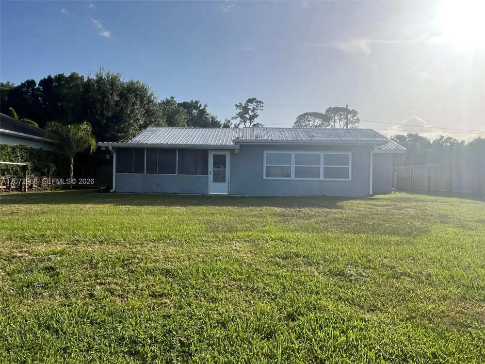 1052 Lake Carrie Dr Lake Placid, FL 33852