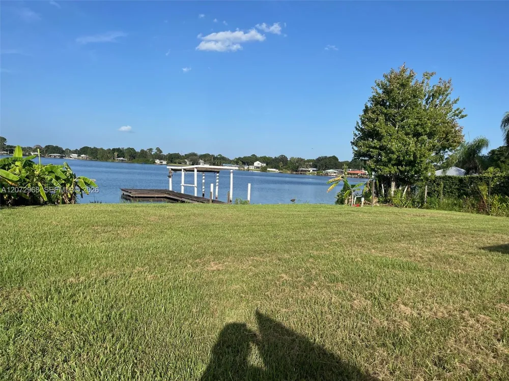 1052 Lake Carrie Dr Lake Placid, FL 33852