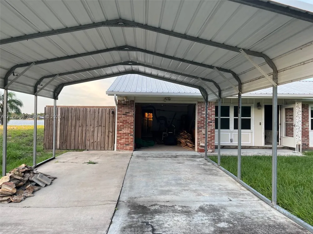 1052 Lake Carrie Dr Lake Placid, FL 33852