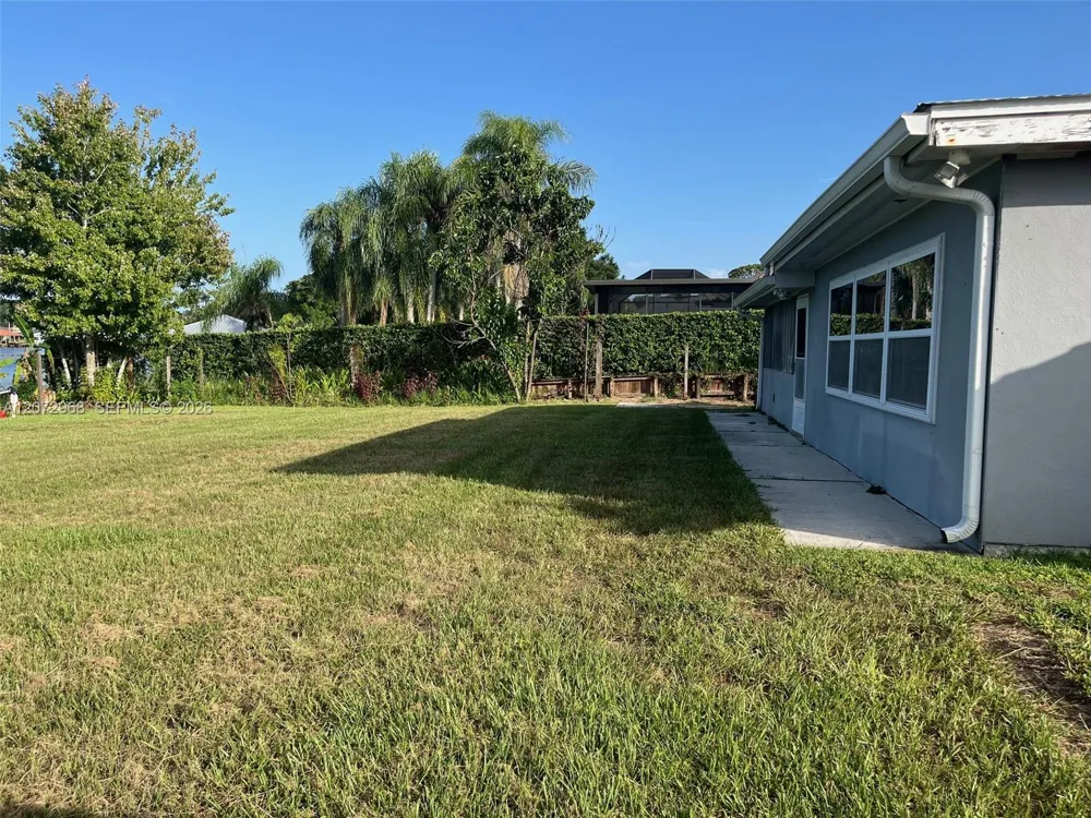 1052 Lake Carrie Dr Lake Placid, FL 33852