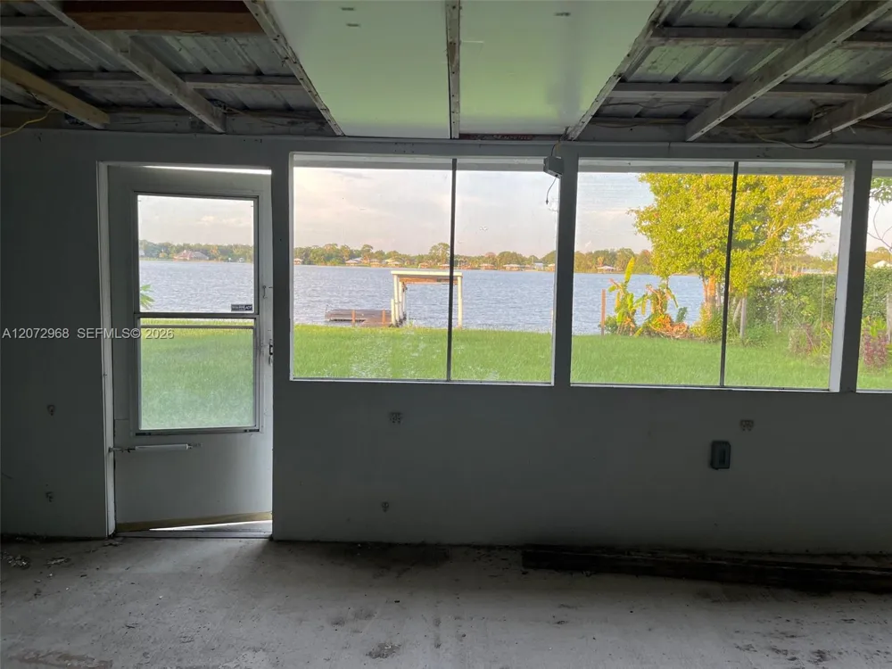 1052 Lake Carrie Dr Lake Placid, FL 33852