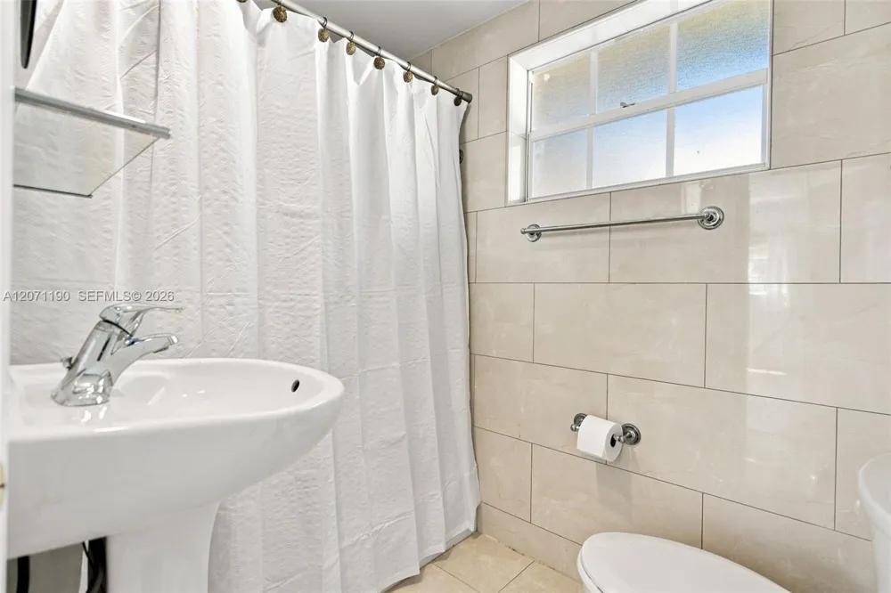 6511 Santona St #C6 Coral Gables, FL 33146