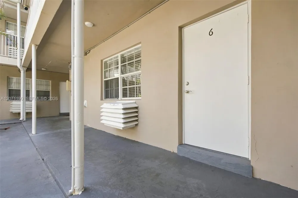 6511 Santona St #C6 Coral Gables, FL 33146