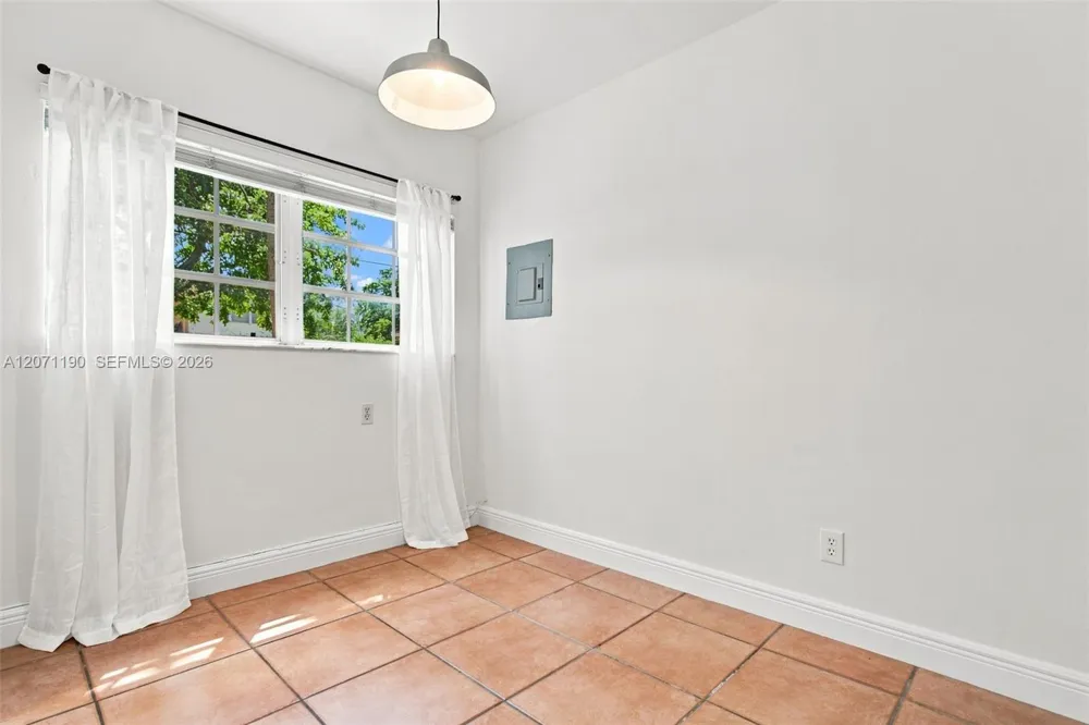 6511 Santona St #C6 Coral Gables, FL 33146