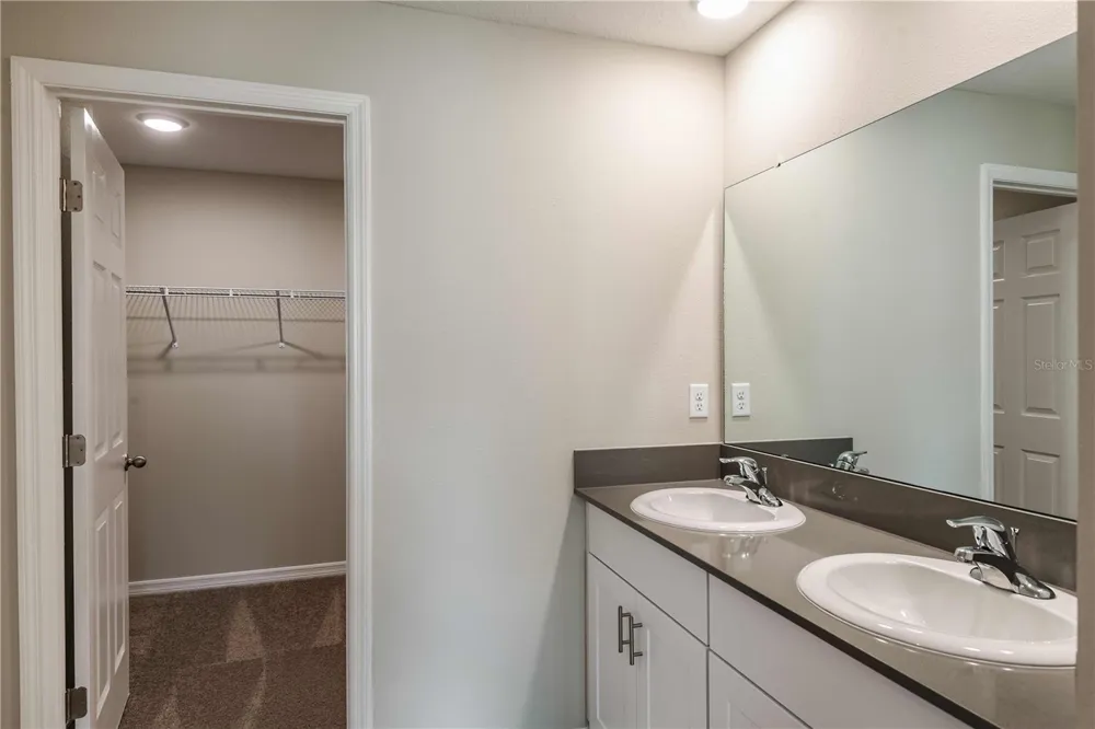 36644 THORNHEDGE DRIVE Zephyrhills, FL 33541