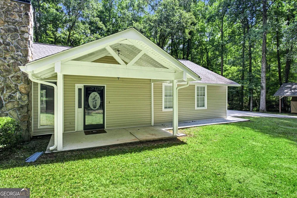 1351 Minix RD Sharpsburg, GA 30277