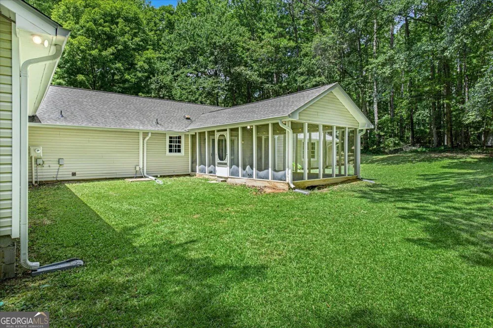 1351 Minix RD Sharpsburg, GA 30277