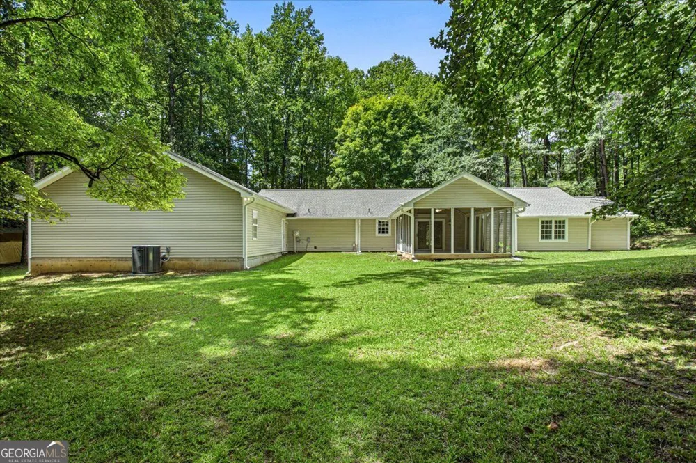 1351 Minix RD Sharpsburg, GA 30277
