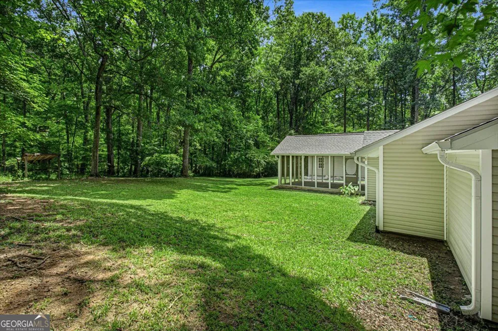 1351 Minix RD Sharpsburg, GA 30277