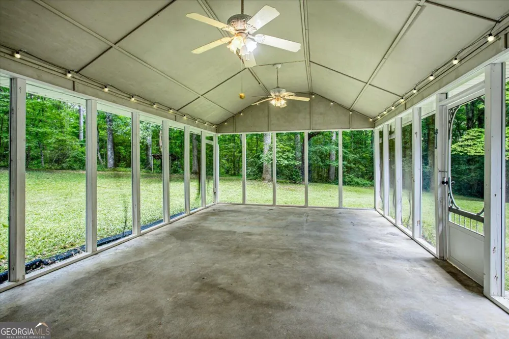 1351 Minix RD Sharpsburg, GA 30277