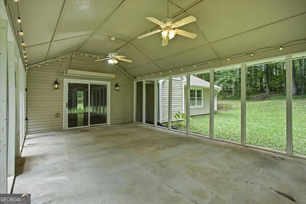 1351 Minix RD Sharpsburg, GA 30277