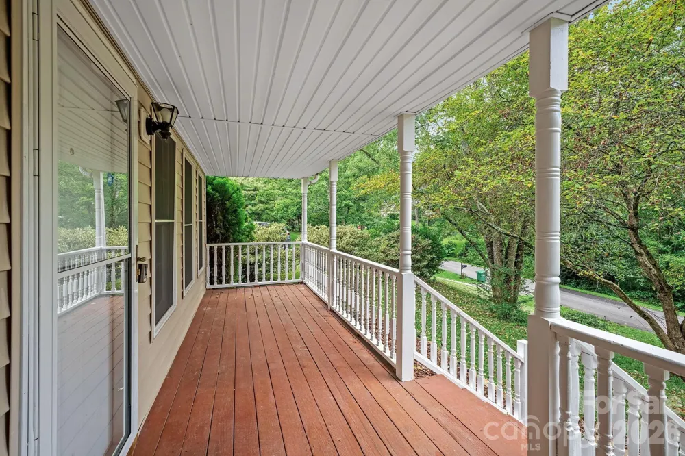 30 Collenwood Road Arden, NC 28704