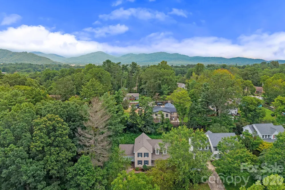 30 Collenwood Road Arden, NC 28704