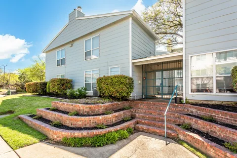1901 Fitzhugh Avenue #8