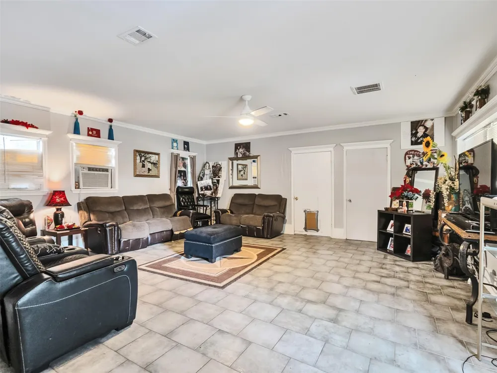 815 Avenue G South Houston, TX 77587