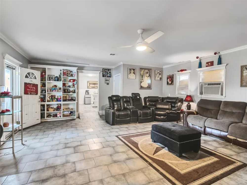 815 Avenue G South Houston, TX 77587