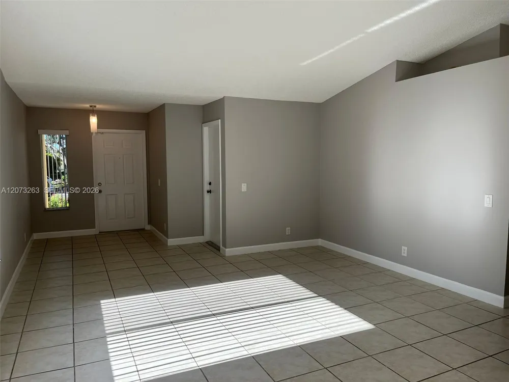 1542 Presidio Dr #1542 Weston, FL 33327