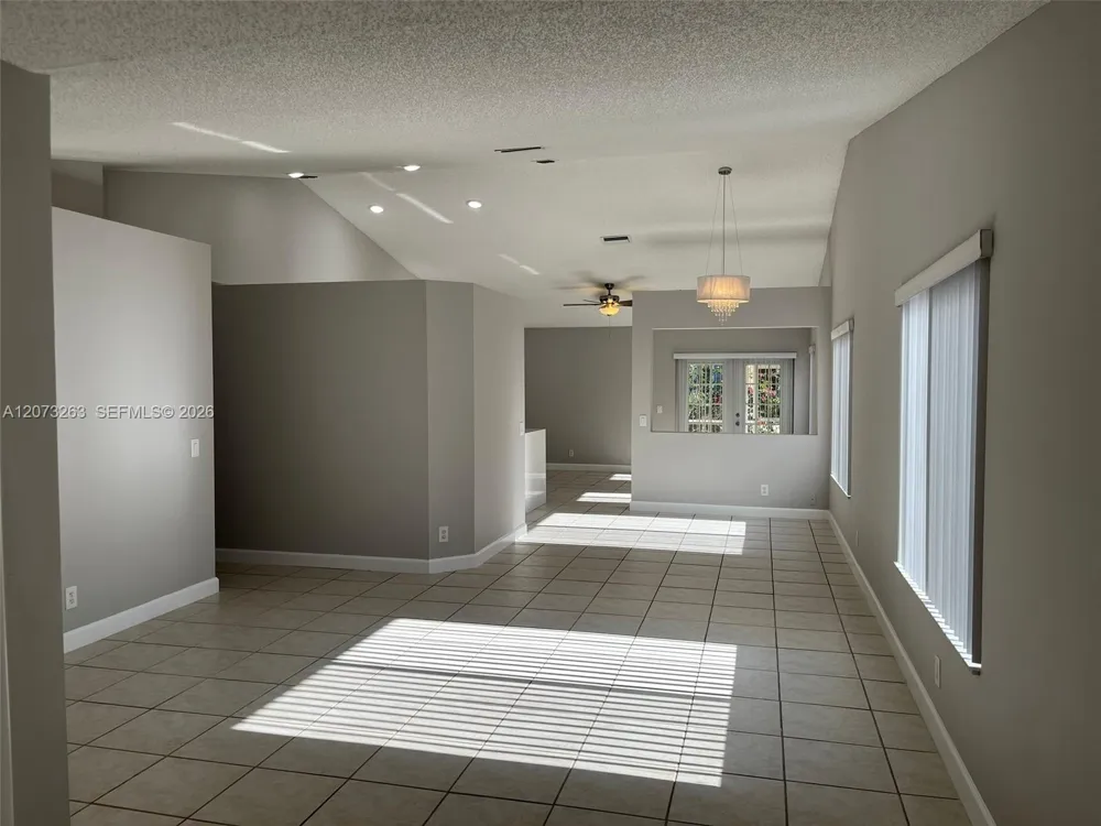 1542 Presidio Dr #1542 Weston, FL 33327