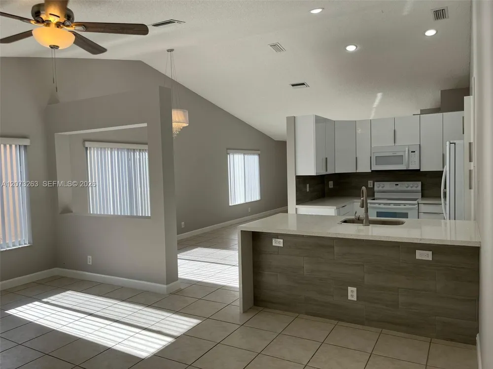 1542 Presidio Dr #1542 Weston, FL 33327