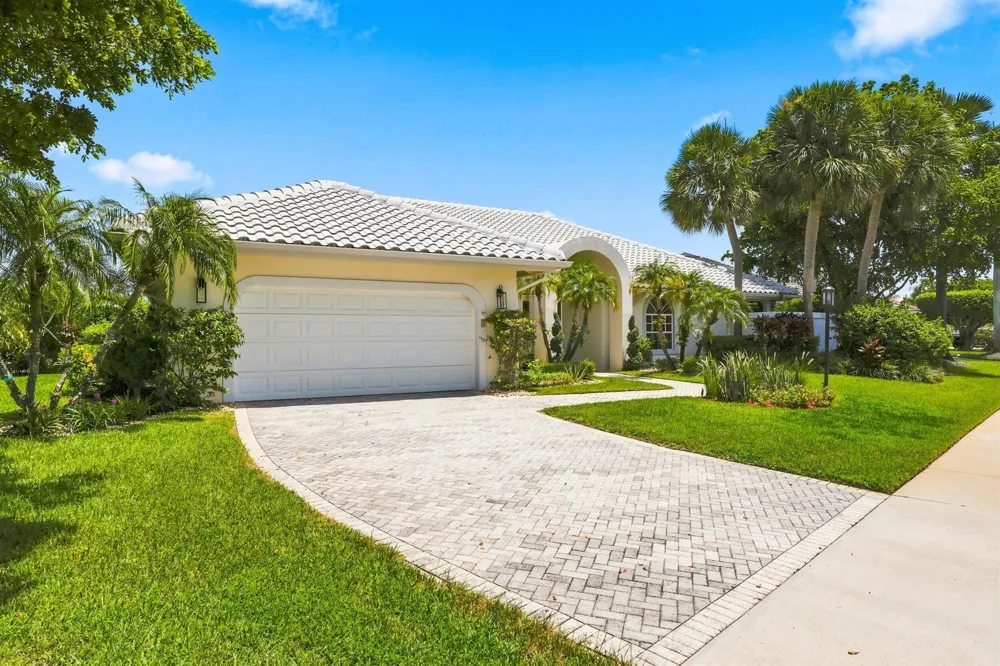 10739 STONEBRIDGE BOULEVARD Boca Raton, FL 33498